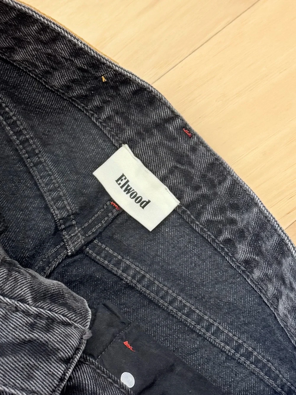 LIKE NEW Elwood Men’s Baggy Denim Pants in Washed Black
